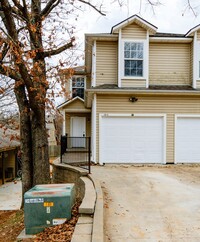 Building Photo - For Lease | Sand Springs | $1125 Rent | Av...