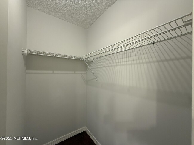 Building Photo - 8348 Westover Ct