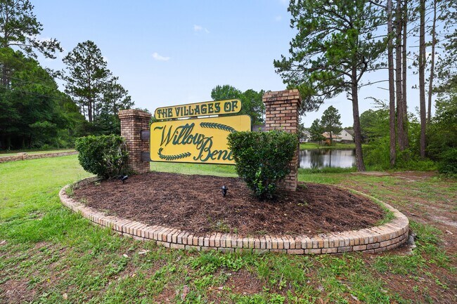 Building Photo - 3045 Yorktown Cir