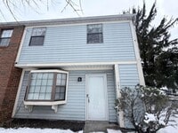 Building Photo - 955 Cross Country Dr W