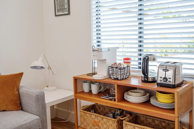 Building Photo - 5534 Alcove Ave