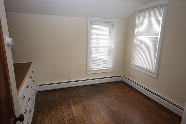 Building Photo - 43 Congregational St