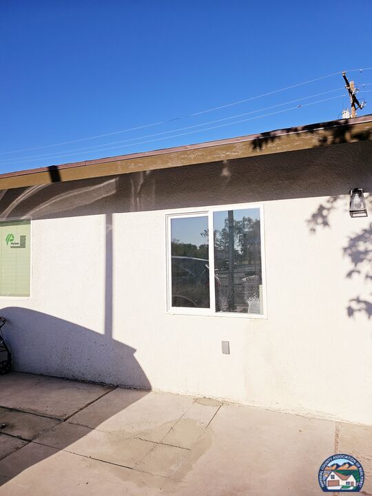 Building Photo - 818 Dool Ave