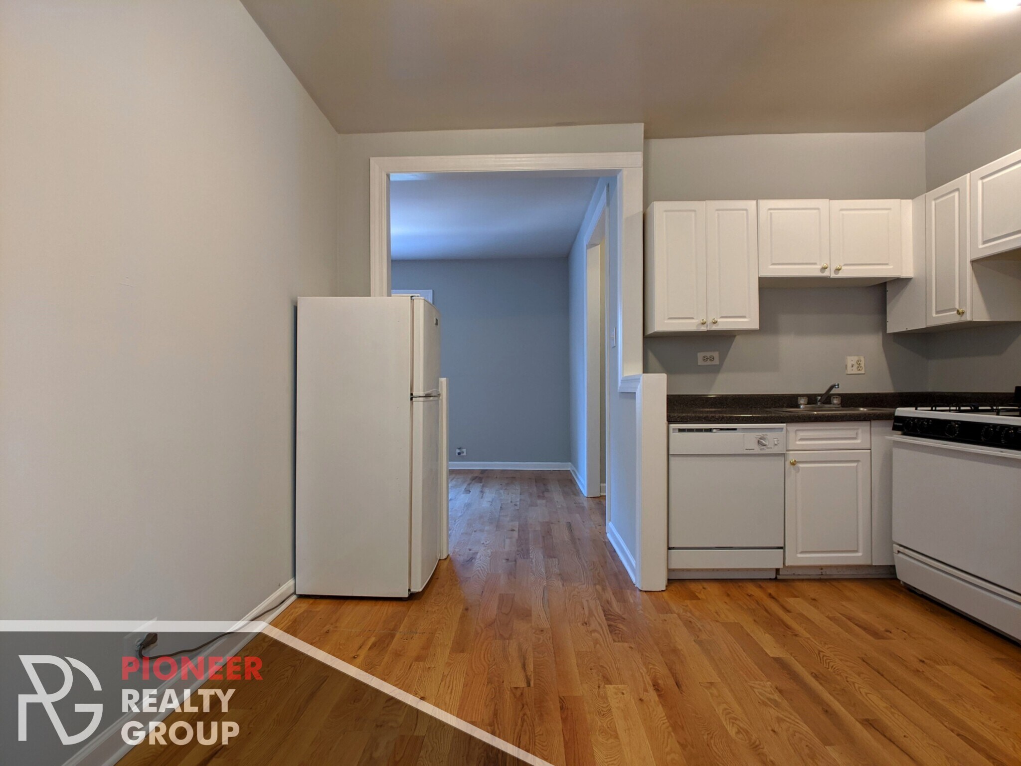 Building Photo - 3721 N Pine Grove Ave