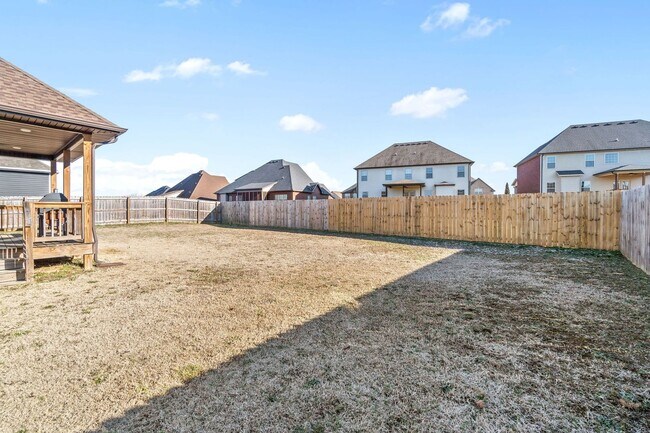 Building Photo - 5 Bedroom in Farmington Subdivision!