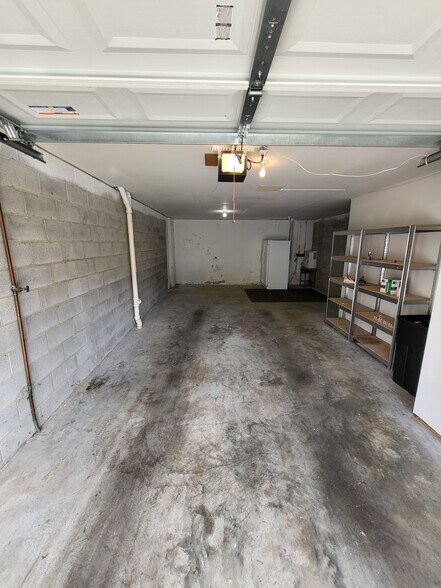 Building Photo - 1718 13th Ct S