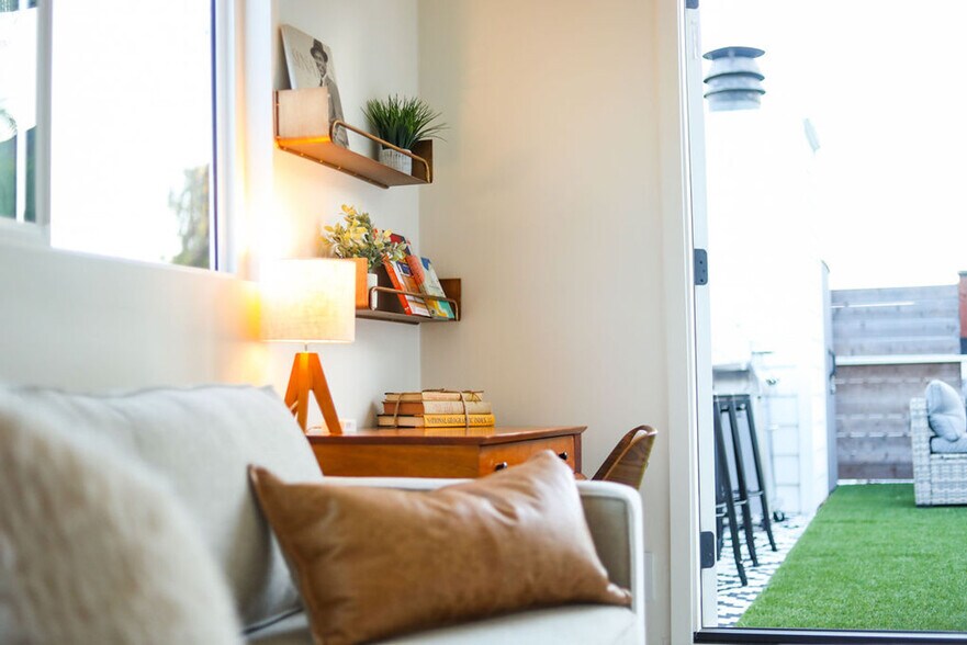 Building Photo - 1771 Torrance St