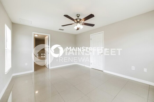 Building Photo - 404 Willowbrook Dr