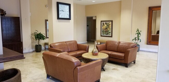 Building Photo - 2101 S Ocean Dr