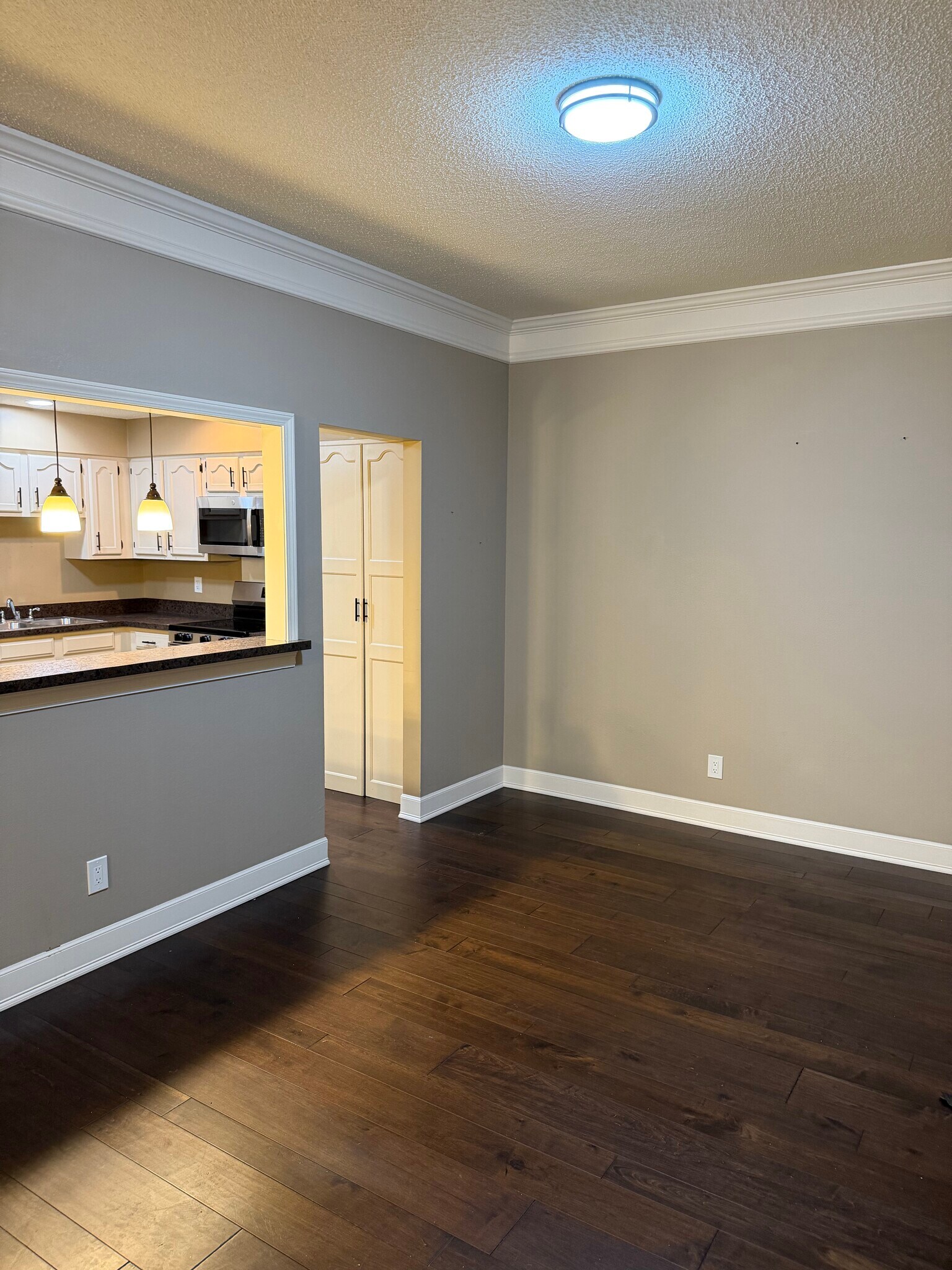 Building Photo - 698 Trailcrest Ct