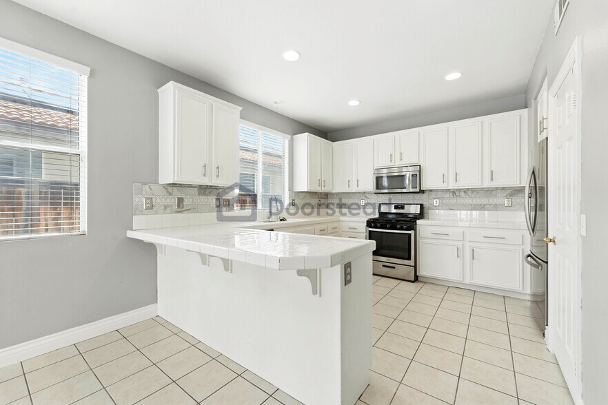 Building Photo - 17181 Bronco Ln