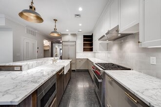 Building Photo - 202 Garden St