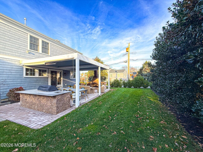 Building Photo - 315 Pitney Ave