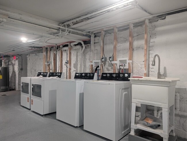 Building Photo - 148 South St