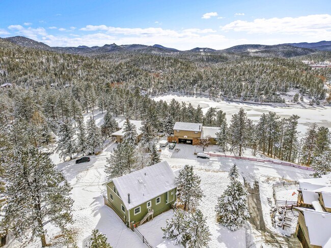 Building Photo - 28585 Evergreen Manor Dr