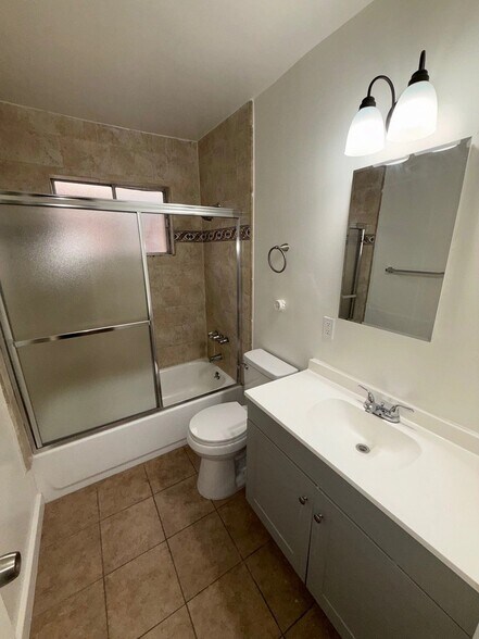 Building Photo - 21809 Lanark St