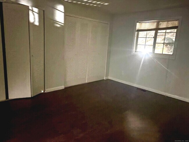 Building Photo - 9 Patricia Rd