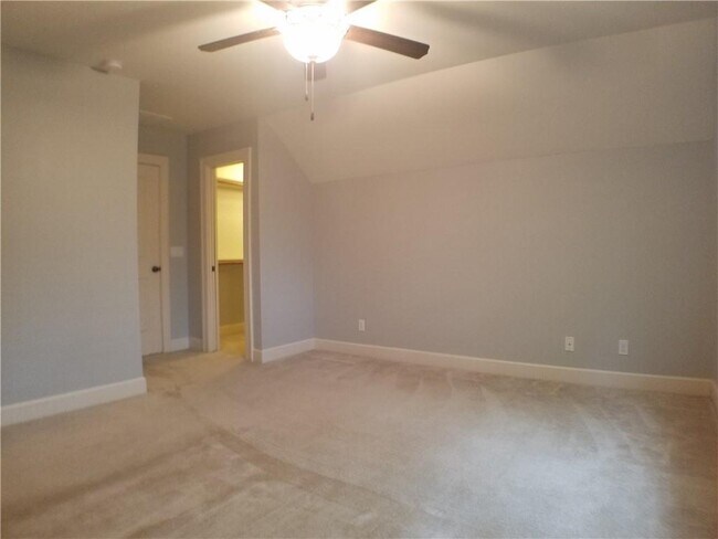 Building Photo - 5408 Evans Ave