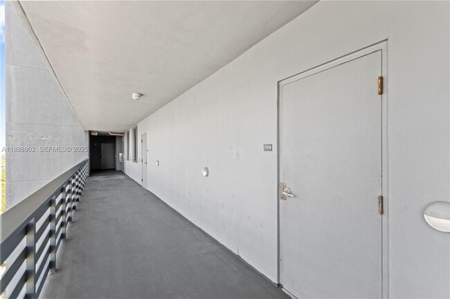 Building Photo - 16385 Biscayne Blvd