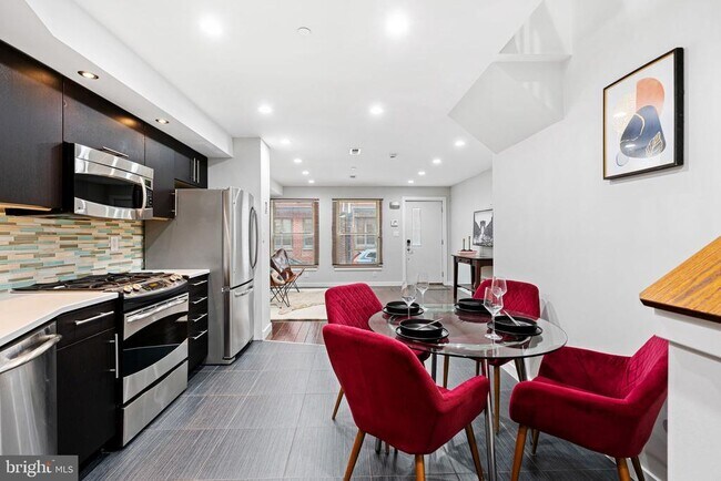 Building Photo - 444 Poplar St