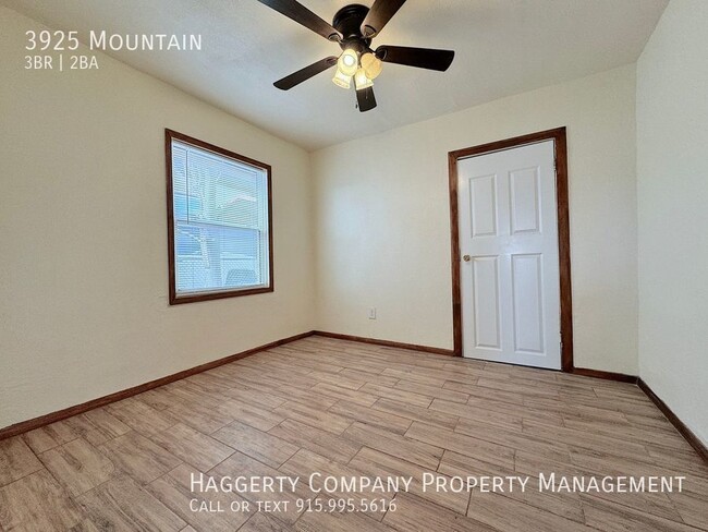 Building Photo - Central El Paso 3 bed with bonus office an...