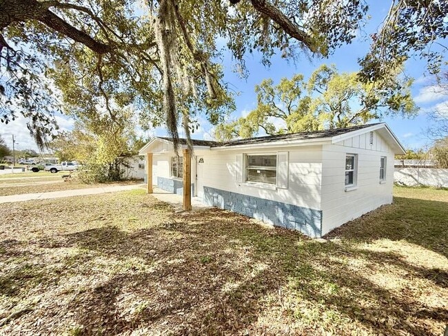 Building Photo - 12909 Kings Manor Ave