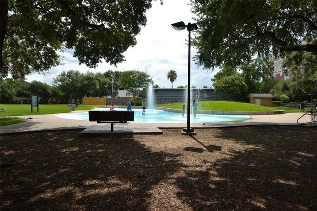 Building Photo - 1633 Castle Ct