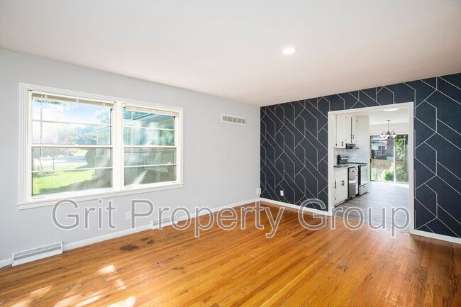 Building Photo - 5719 W 97th St