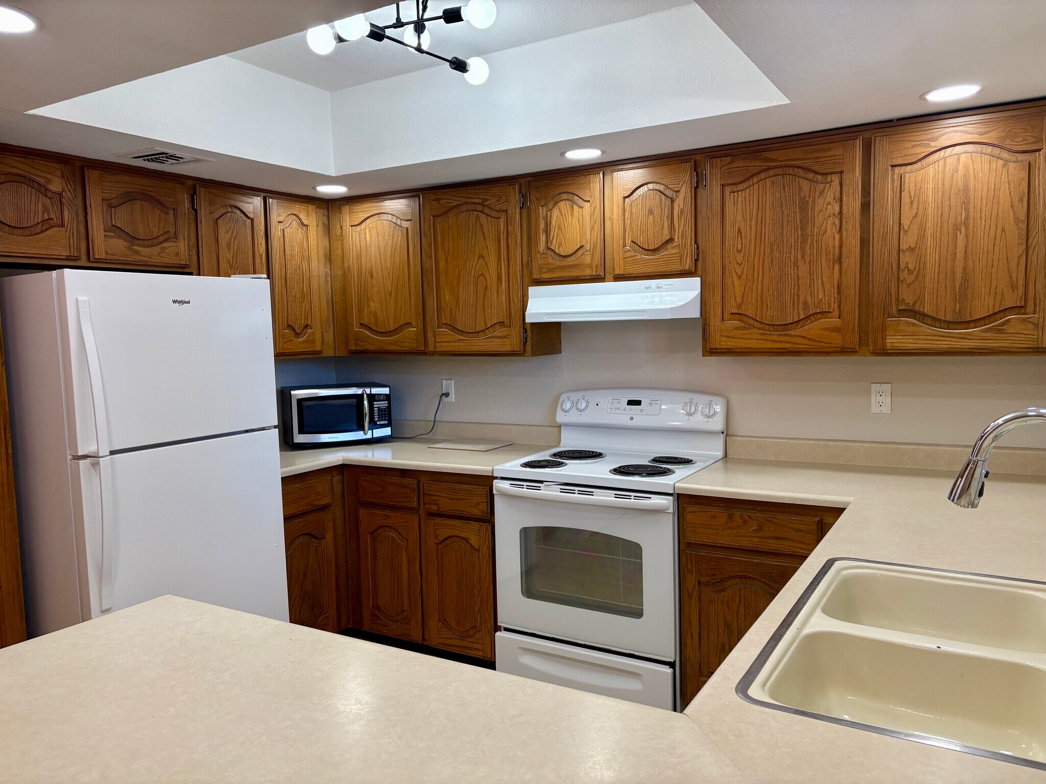 Building Photo - 12222 N Paradise Village Pky W