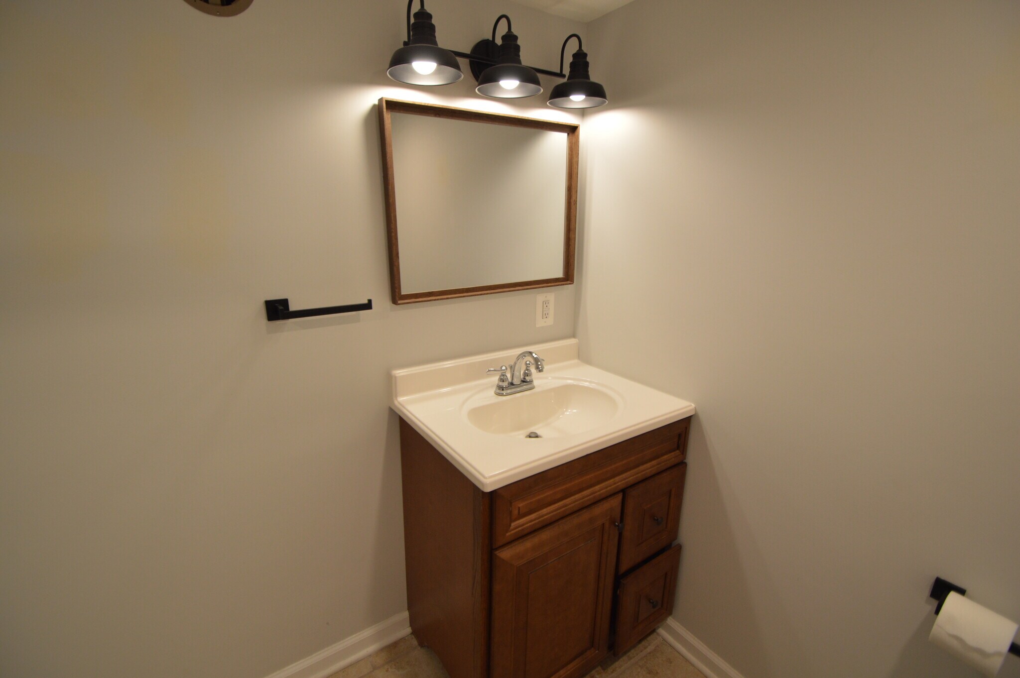 Building Photo - 4015 Roberts Rd