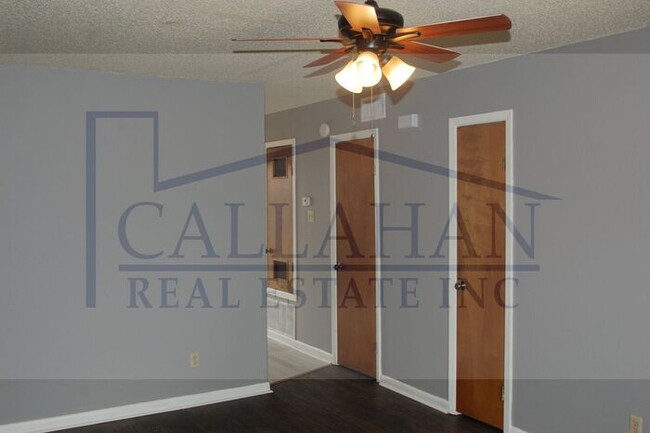 Building Photo - North Little Rock 2 Bedroom Townhouse