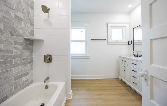 Building Photo - 1496 E 107th St