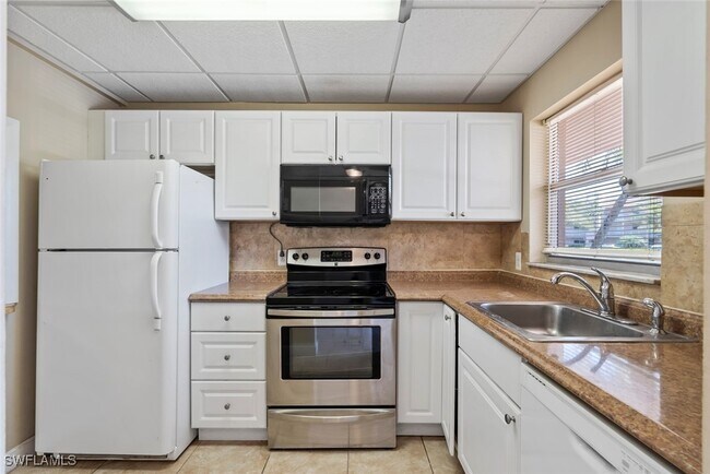 Building Photo - 170 Turtle Lake Ct