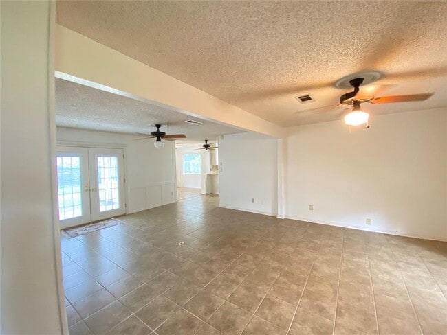 Building Photo - 2233 Ripple Creek Dr