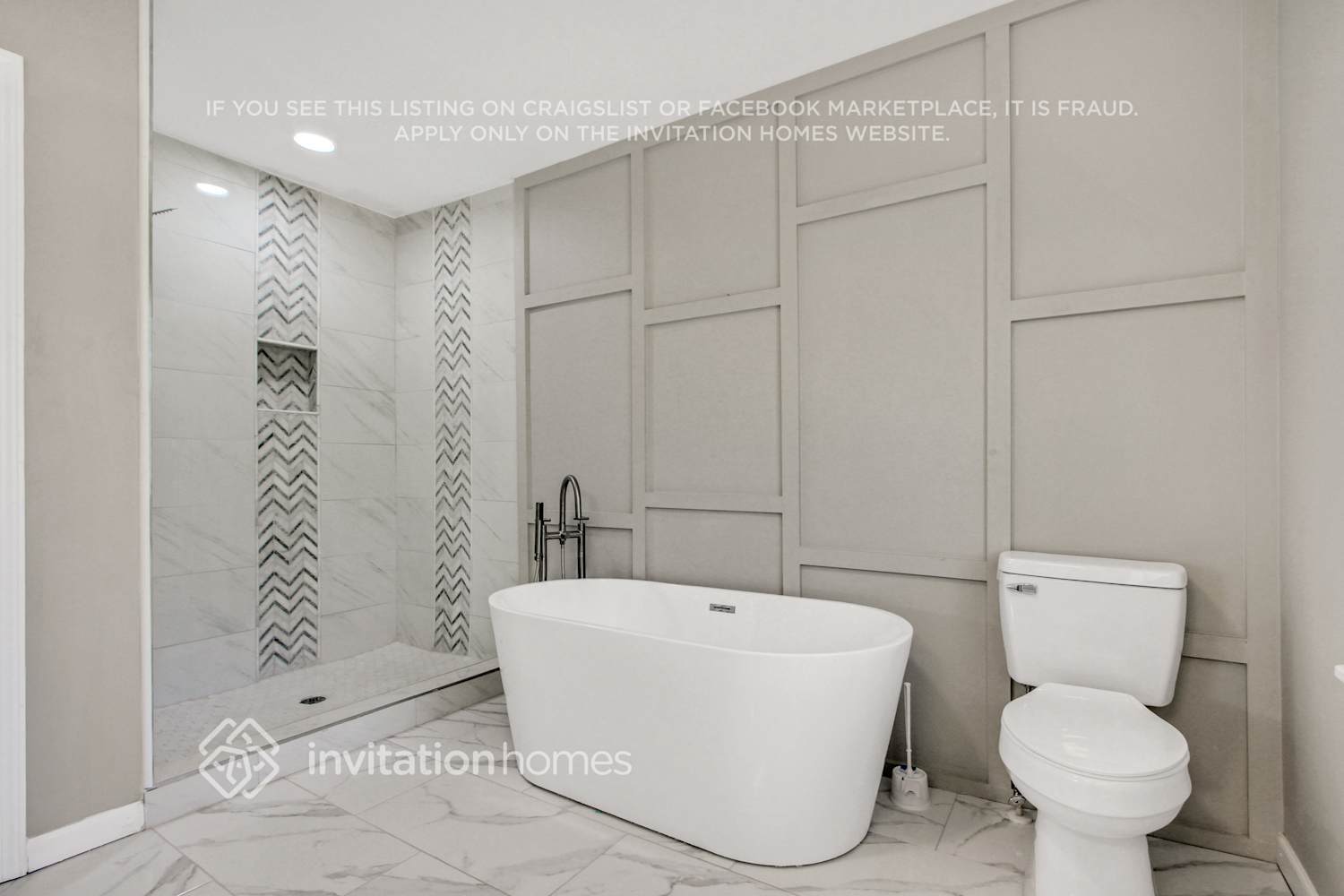 Building Photo - 2122 Holly Hill Dr