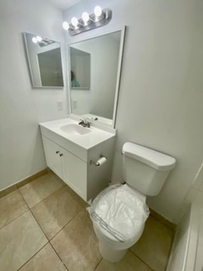 Building Photo - Boynton Beach Condominium