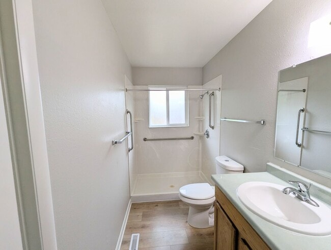 Building Photo - Great 3 Bedroom, 1 Bath Home