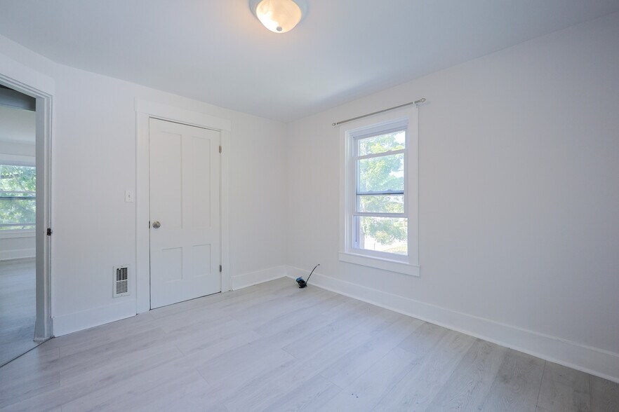 Building Photo - 85 West Main Street