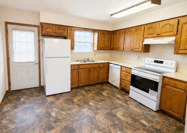 Building Photo - Midwest Ridge Investment Group LLC