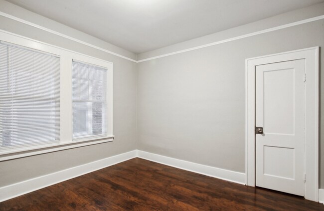 Building Photo - 1203 E 38th St