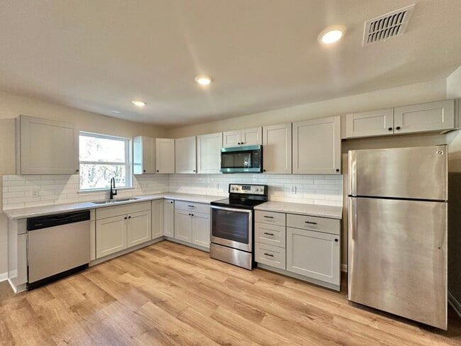 Building Photo - Available Now! Stunning 1 Bedroom 1 Bath New Construction Single Family House!