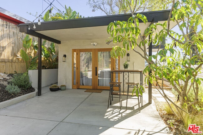 Building Photo - 3775 Aloha St