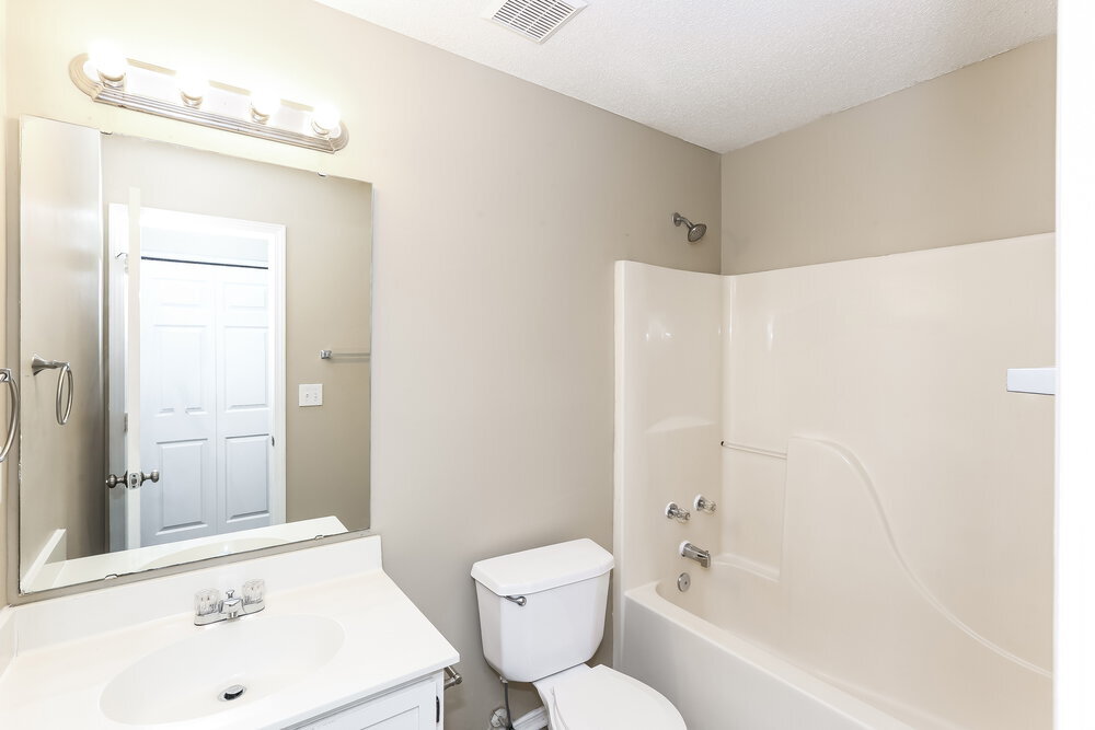 Building Photo - 3084 Champion Ln SW