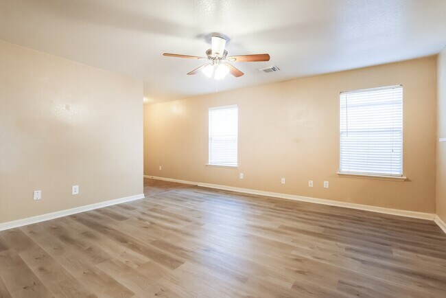 Building Photo - 11422 Seven Sisters Dr