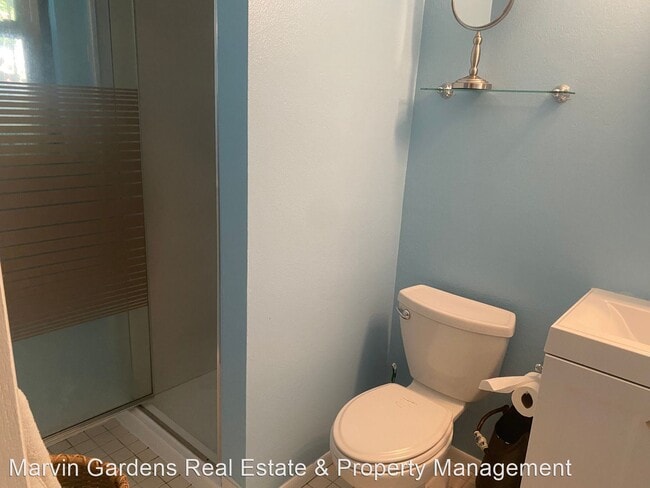 Building Photo - 4 br, 2 bath House - 646 Elliott St.