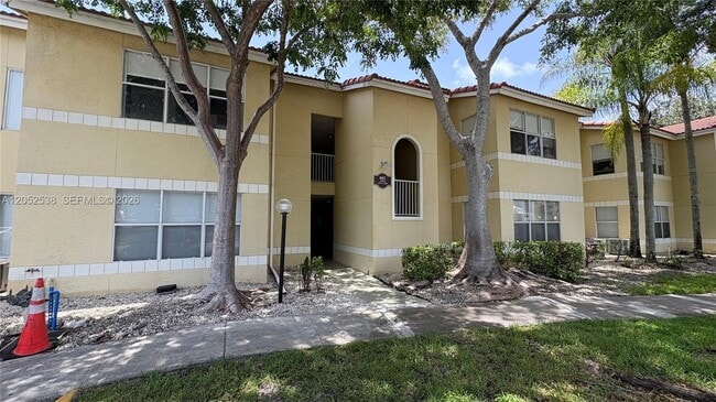 Building Photo - 663 Vista Isles Dr
