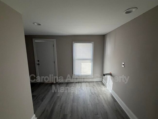 Building Photo - 1621 N Hamilton St