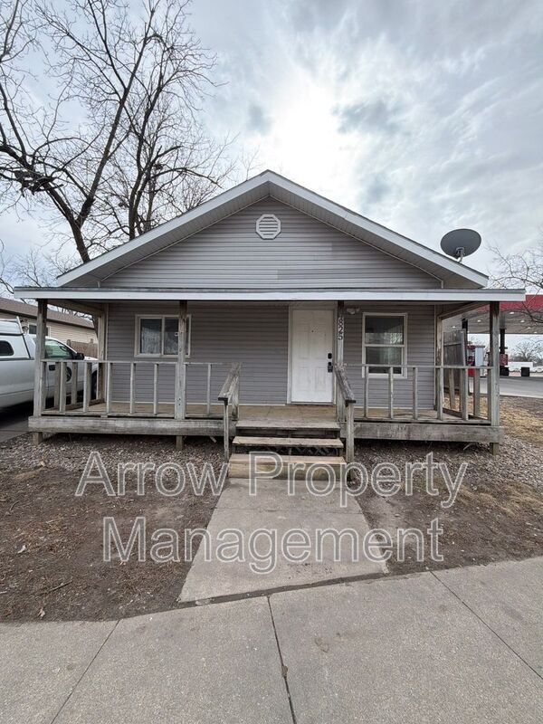 Building Photo - 4825 Fremont St