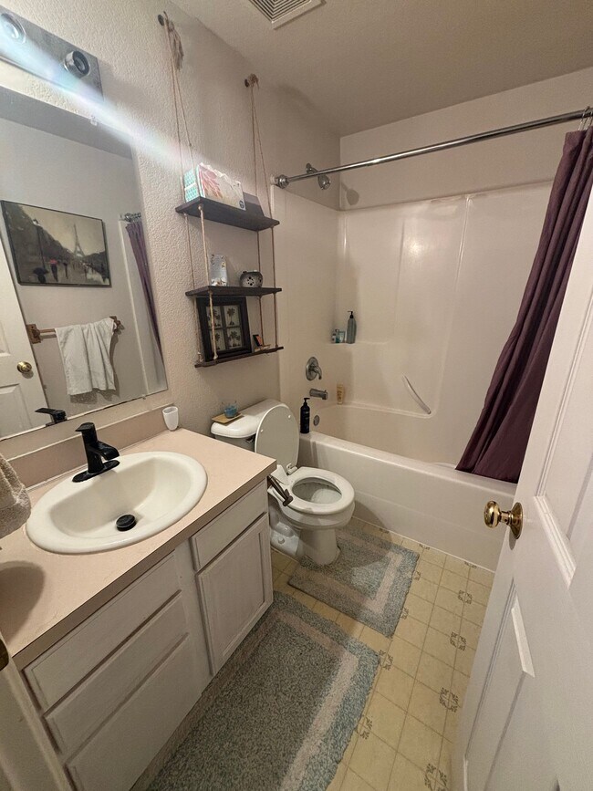 Building Photo - 4309 Montclair Dr SE