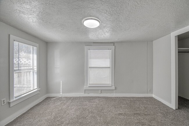 Building Photo - Affordable Campus Rental Home